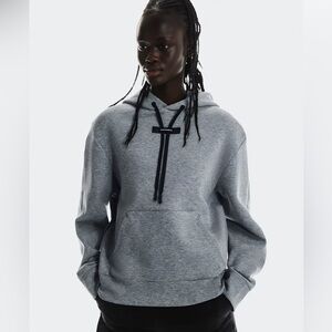 ON Focus Tech Hoodie M